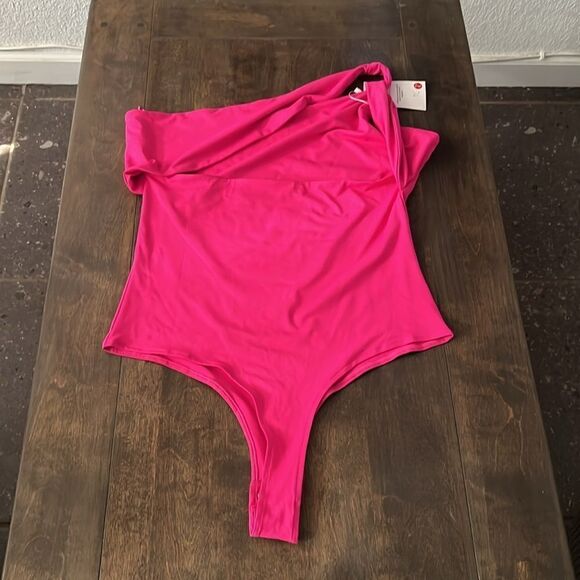 NWT Adreamly Sexy Sleeveless One Shoulder Cut Out Back Bodysuit Large - Picture 4 of 12